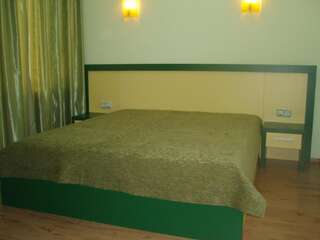 Гостевой дом Семейный отель Мания Калофер Двухместный номер с 1 кроватью или 2 отдельными кроватями-15
